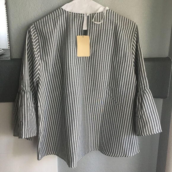 ✨NWT✨ Pretty Striped Bell Sleeve Embroidered Top - Picture 5 of 7